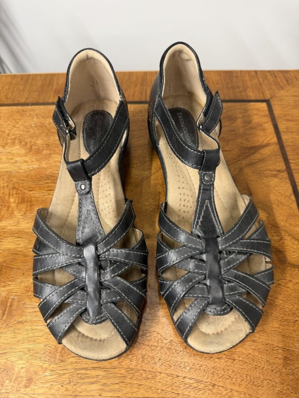Earth Origins by Earth Women's 9.5 Tipper Black Leather Strappy Sandals S37